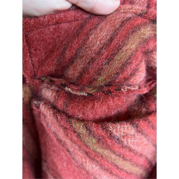 Red Wool Cape - Picture 3 of 8